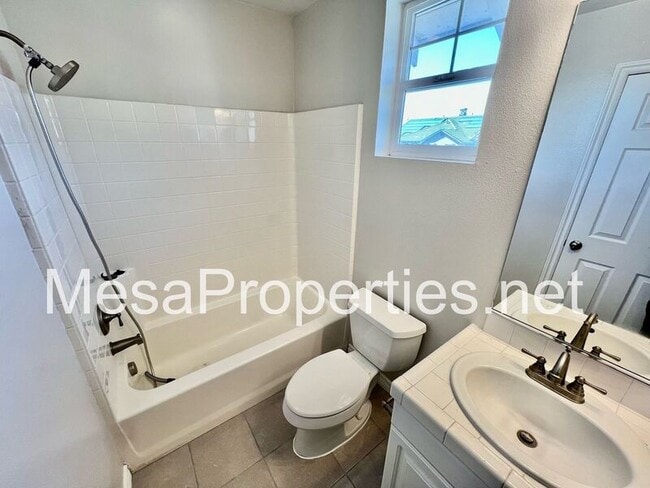 Building Photo - 1774 Wright Pl