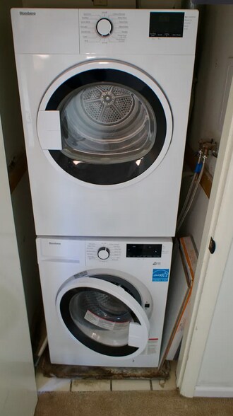 Building Photo - 2289 Bedford St