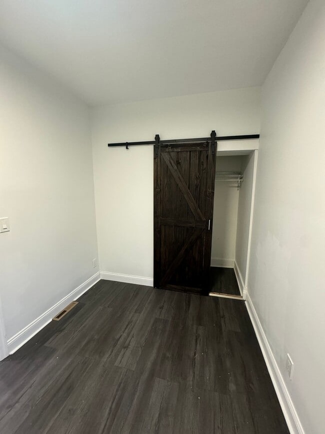 Building Photo - Stylish & Modern Living in the Heart of Tr...