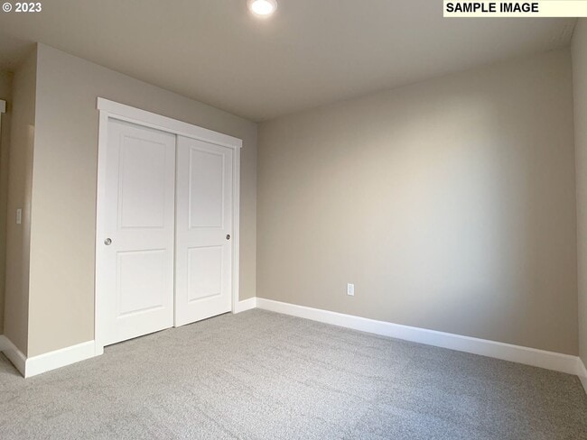 Building Photo - A Must see Hermiston Home!!