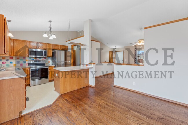 Building Photo - 13806 W Alderny St