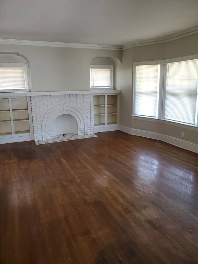 Building Photo - 3277 E 146th St