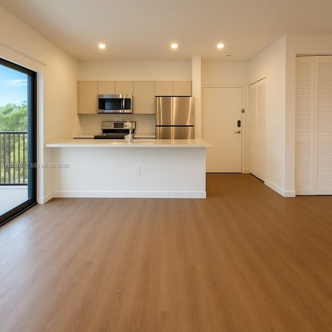 Building Photo - 1950 Fletcher St