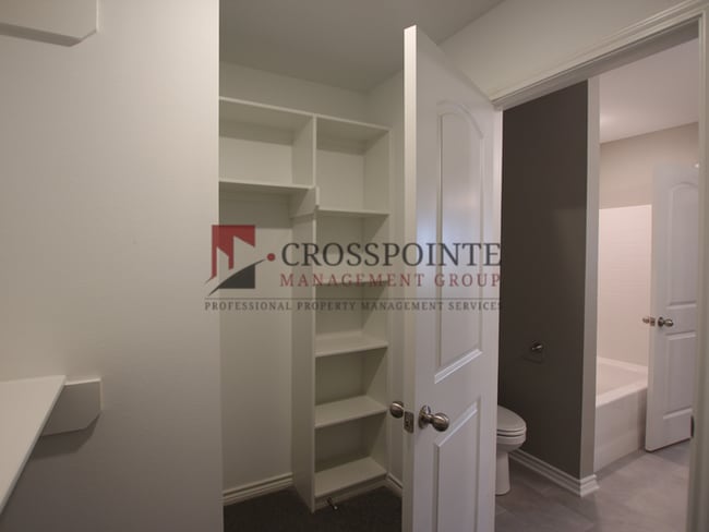 Building Photo - Beautiful 2 Bedroom 2 Bathroom Townhouse in South Tyler! 1/2 OFF FIRST FULL MONTH