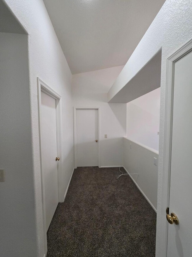 Building Photo - 2486 E Winchester Pl