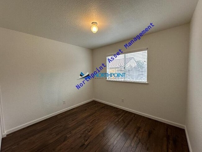 Building Photo - Remodeled 3BD/2BA Gem in Vintage Park