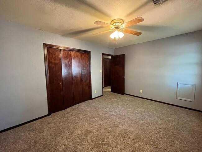 Building Photo - 39th Street Duplex