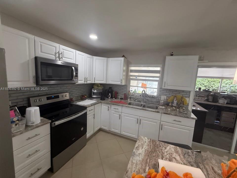 Building Photo - 4707 Martha Louise Dr