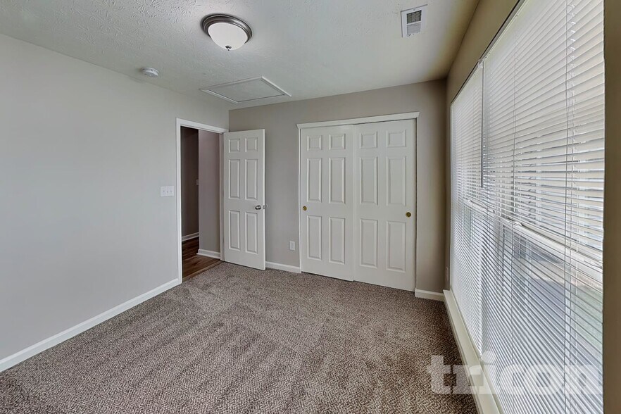 Building Photo - 4822 Penoyer Ln