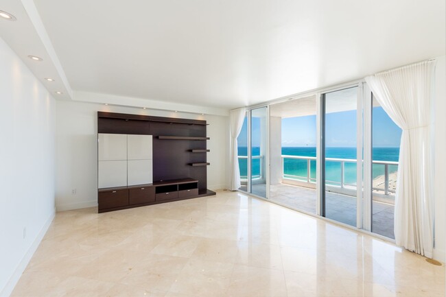 Building Photo - 4201 Collins Ave