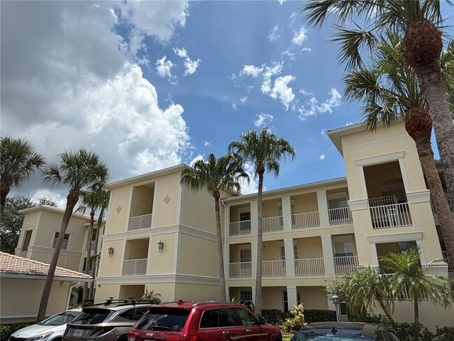 Building Photo - 600 Gardens Edge Dr