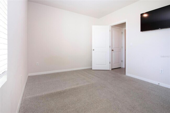 Building Photo - 3513 Hilltop Cir