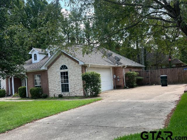 Building Photo - 1208 River Bend Dr