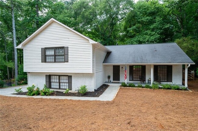 Building Photo - 2377 Emory Ln NE