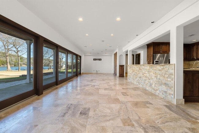 Building Photo - 10810 River Terrace Cir