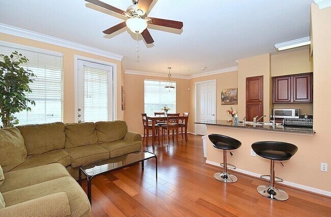 Building Photo - 7575 Kirby Dr