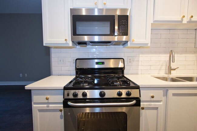 Building Photo - 1195MT