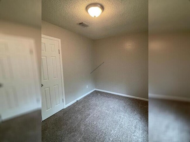 Building Photo - 11301 Donnie Dr