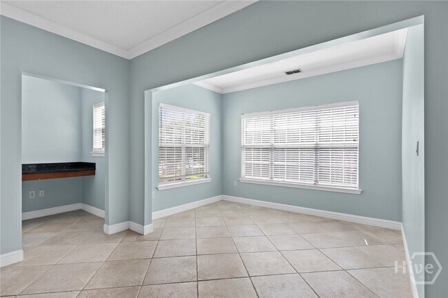 Building Photo - 2208 Walden Park Dr