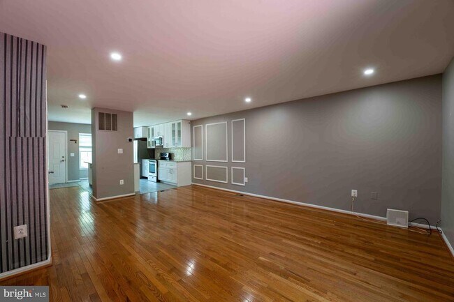 Building Photo - 18246 Fox Chase Cir