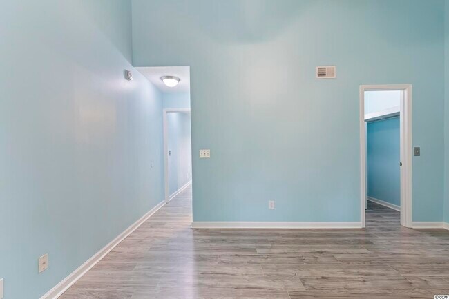Building Photo - 421 Cambridge Cir