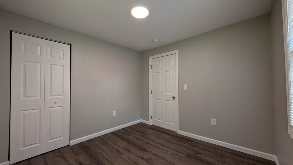 Building Photo - 2903 Homehurst Ave