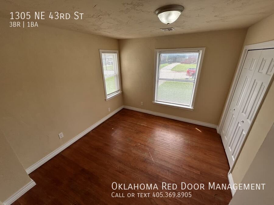 Building Photo - 1305 NE 43rd St
