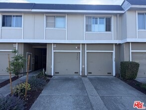 Building Photo - 3755 Radburn Dr
