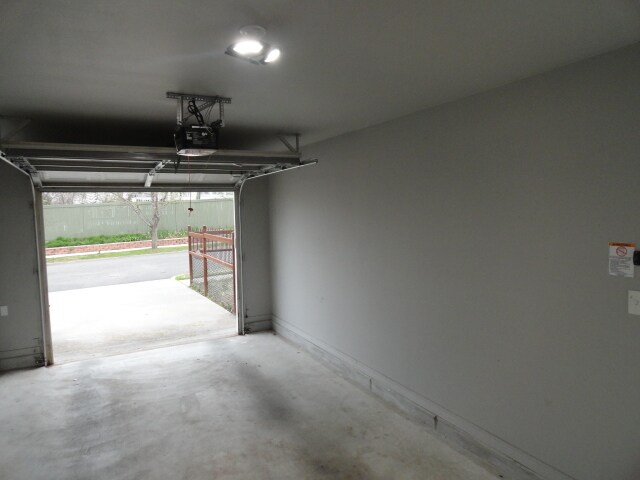 Building Photo - 1026 N Denver Ave