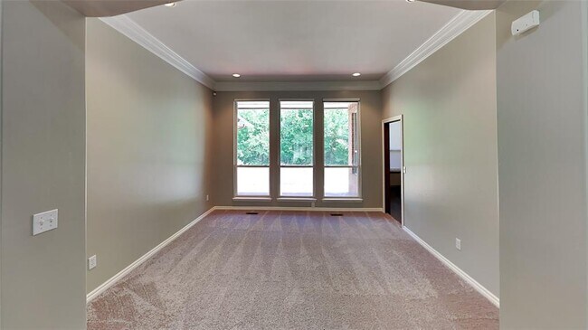 Building Photo - 741 Fox Bend Trail