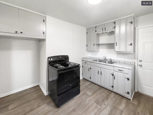 Building Photo - 114 McKinley St