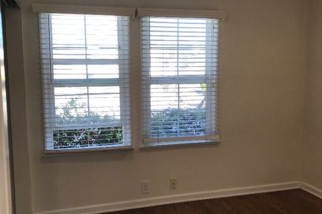 bedroom windows - 10878 National Blvd