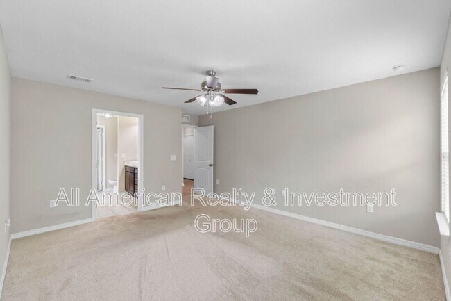 Building Photo - 426 Eisenhower Dr