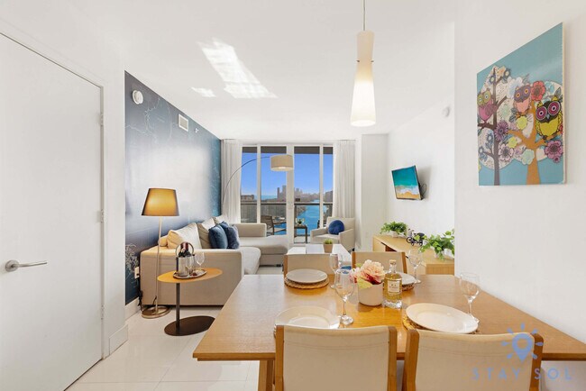 Building Photo - 2602 E Hallandale Beach Blvd