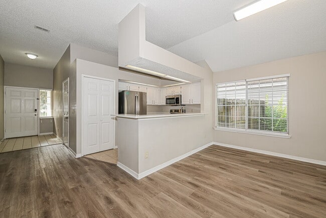 Building Photo - 7737 Manassas Ct E