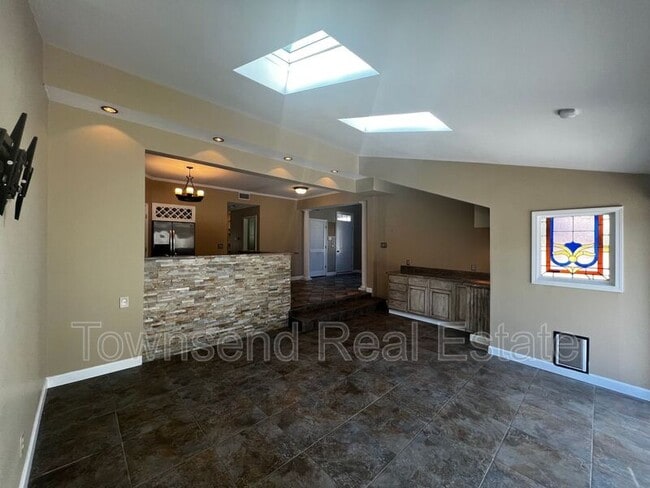 Building Photo - 204 Woodside Ave