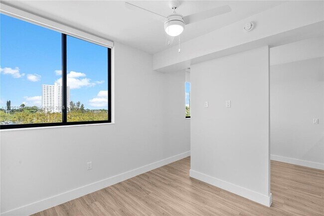 Building Photo - 1559 NW 15th Street Rd