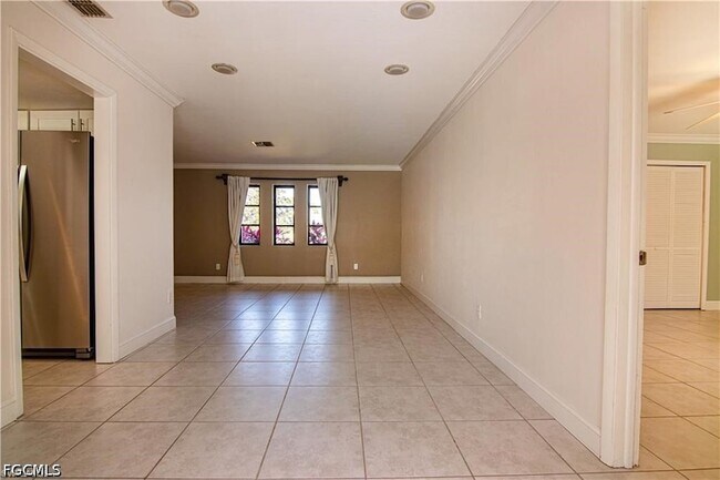 Building Photo - 6113 Deer Run