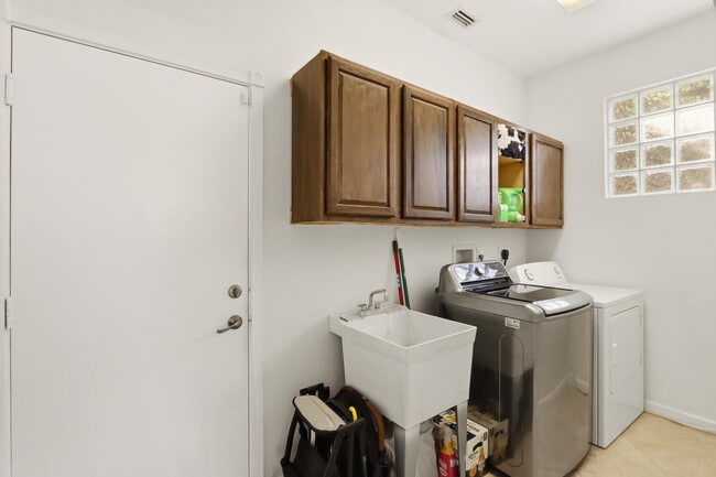 Building Photo - 1085 Center Stone Ln