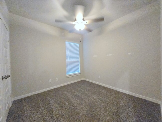 Building Photo - 9753 Grosbeak Ln