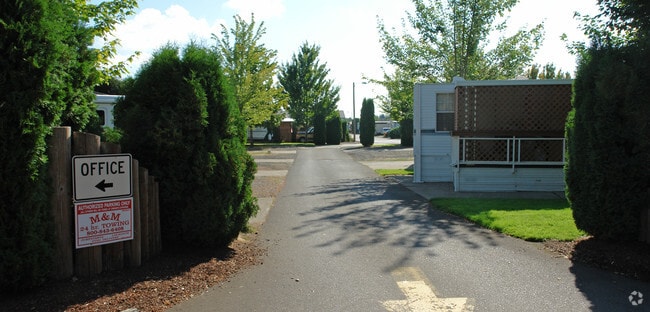 Building Photo - Starlite Mobile Home Park-Olof
