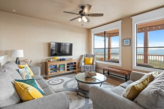 Building Photo - 18016 Edgewood Way