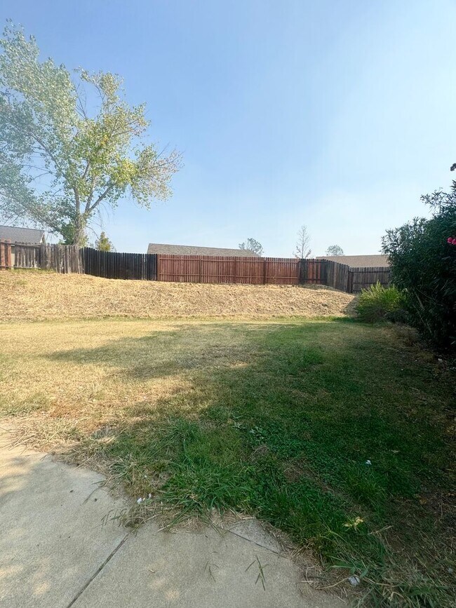 Building Photo - Nice Home in Quail Ridge Estates!!