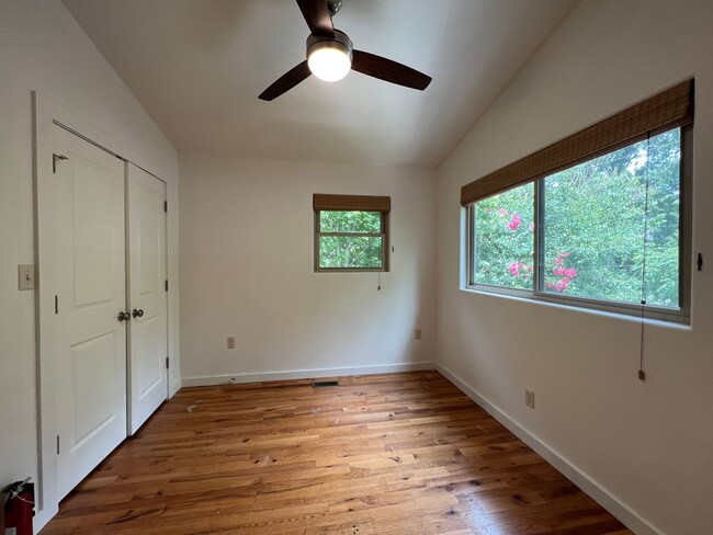 Building Photo - West AVL Home!