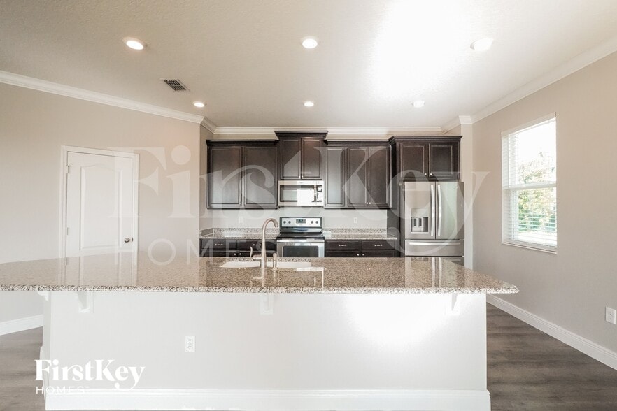 Building Photo - 11400 Wishing Well Ln