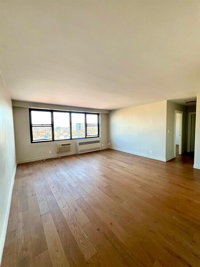 Building Photo - 500 Central Ave