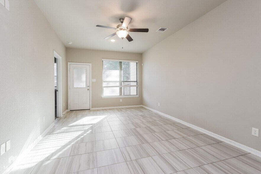 Building Photo - 114 Axlewood Ct