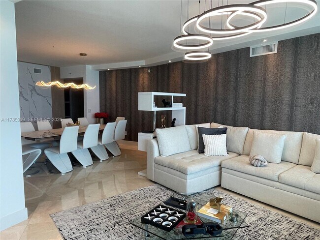 Building Photo - 3101 S Ocean Dr