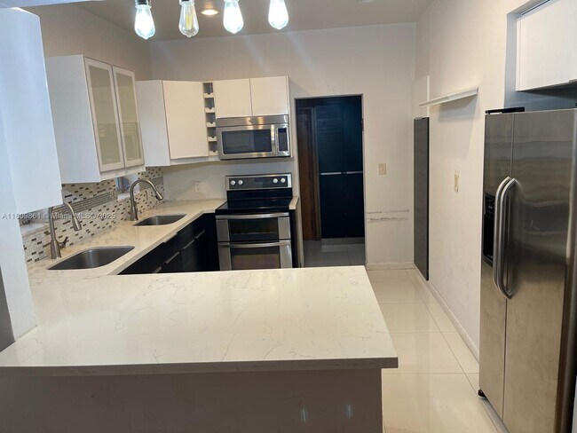 Primary Photo - 330 W 46th St