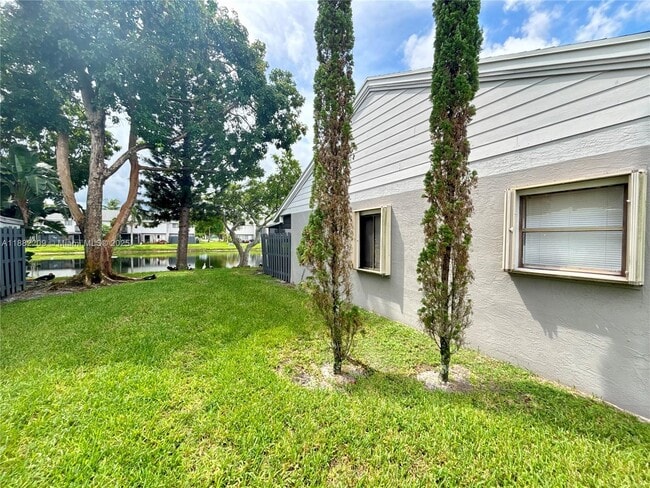 Building Photo - 4805 Pier Dr